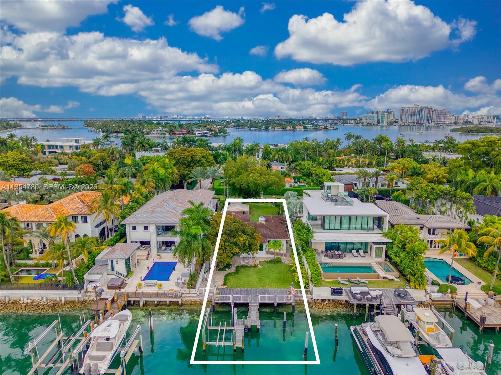 170 S Hibiscus Drive