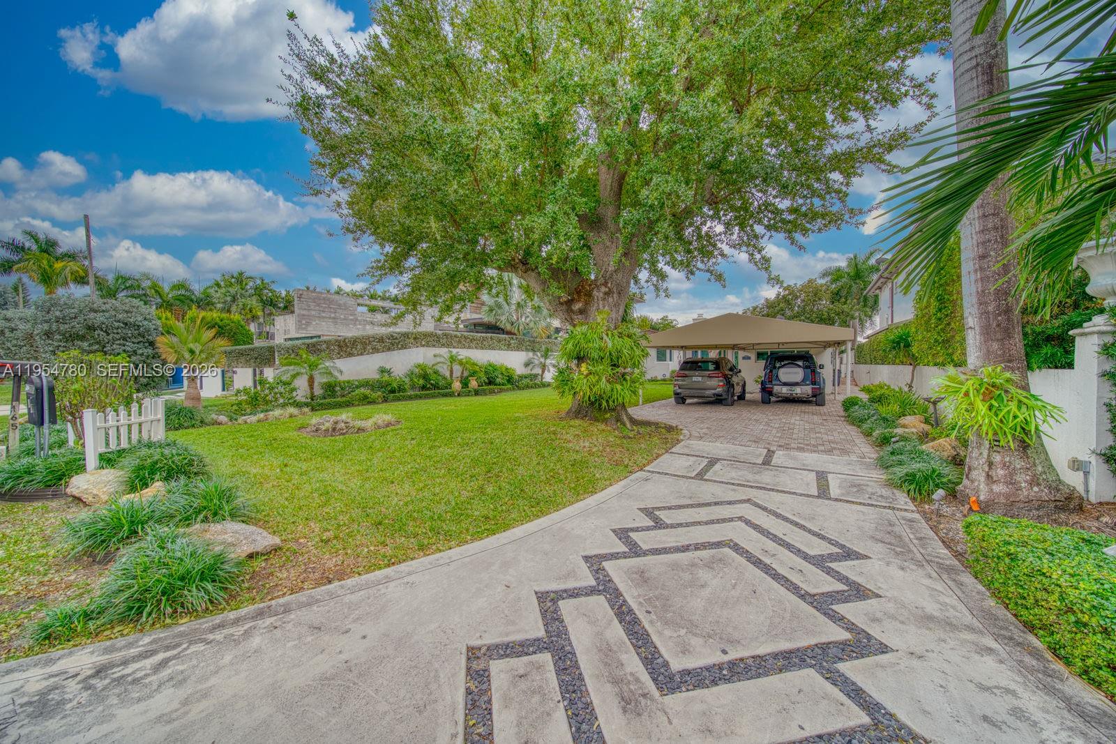 170 S Hibiscus Drive