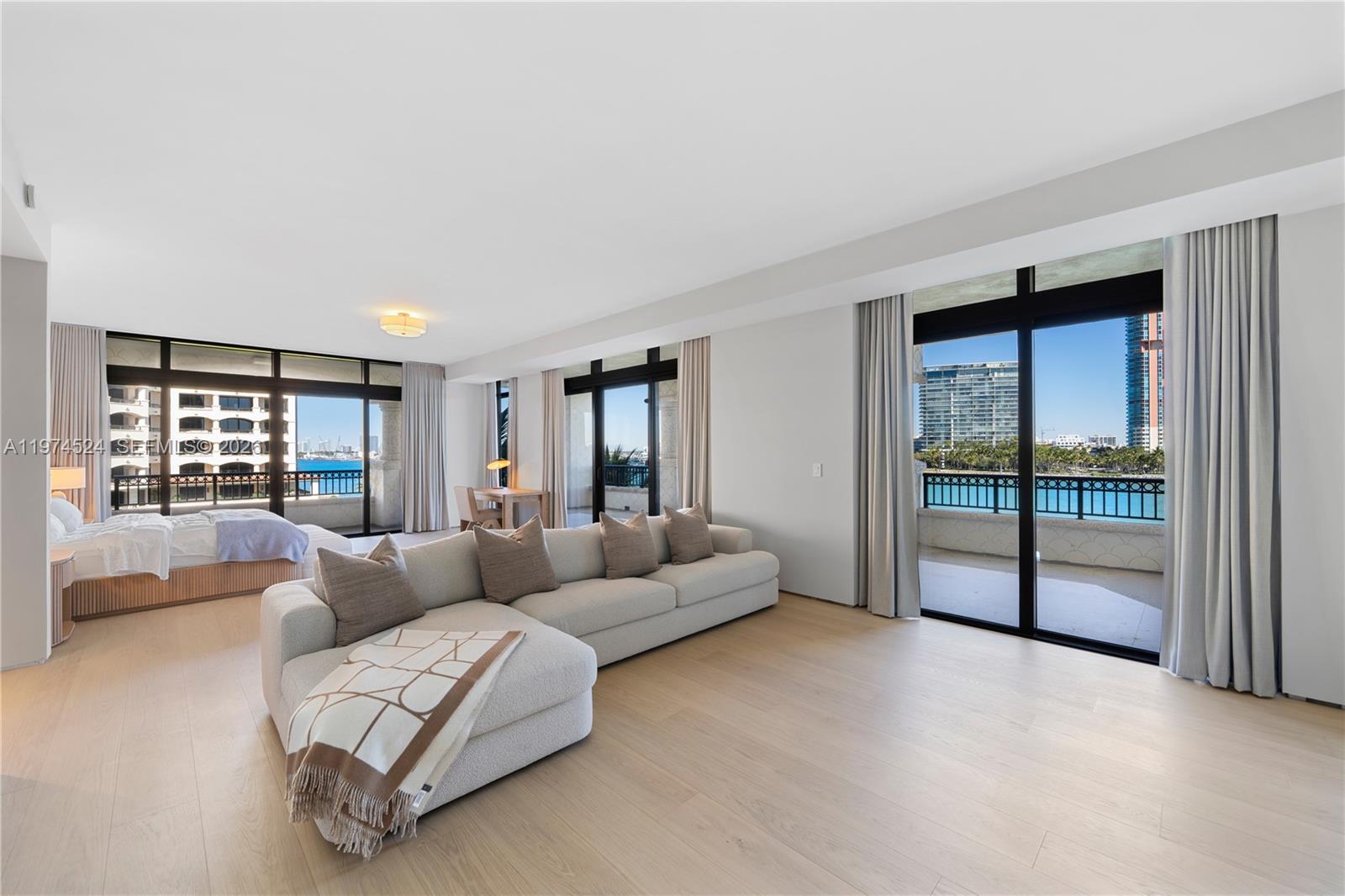 Palazzo Del Sol 7043