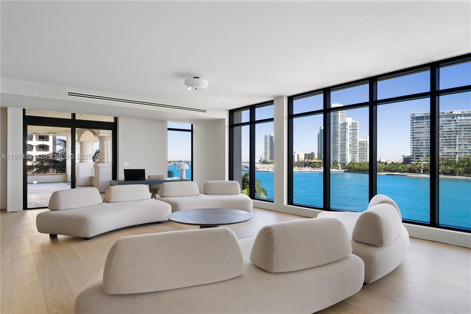 Palazzo Del Sol 7043