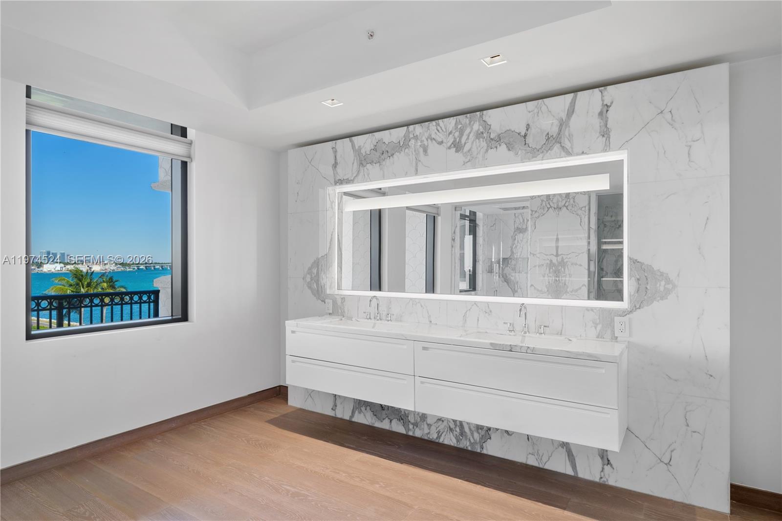 Palazzo Del Sol 7043