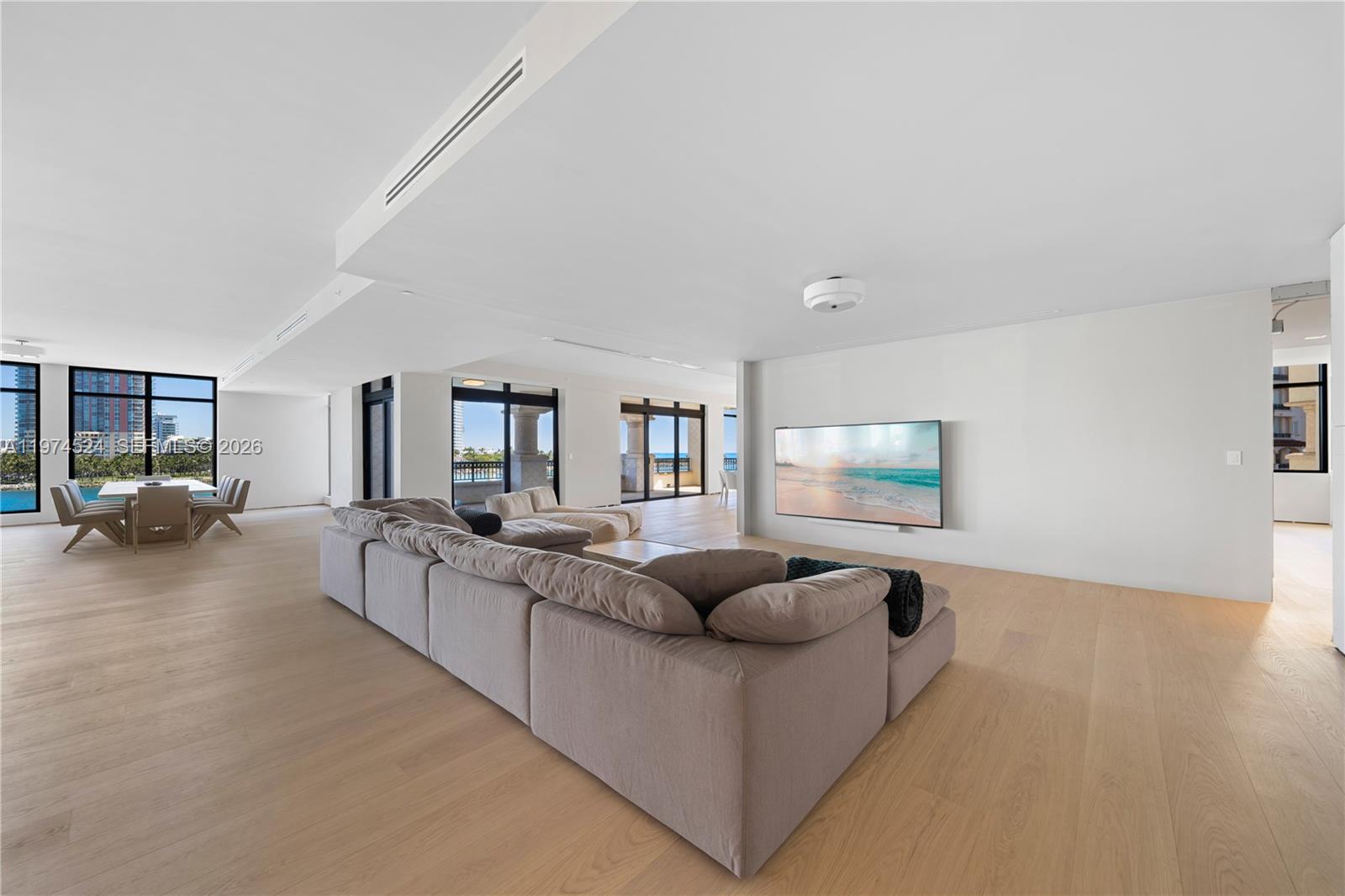 Palazzo Del Sol 7043