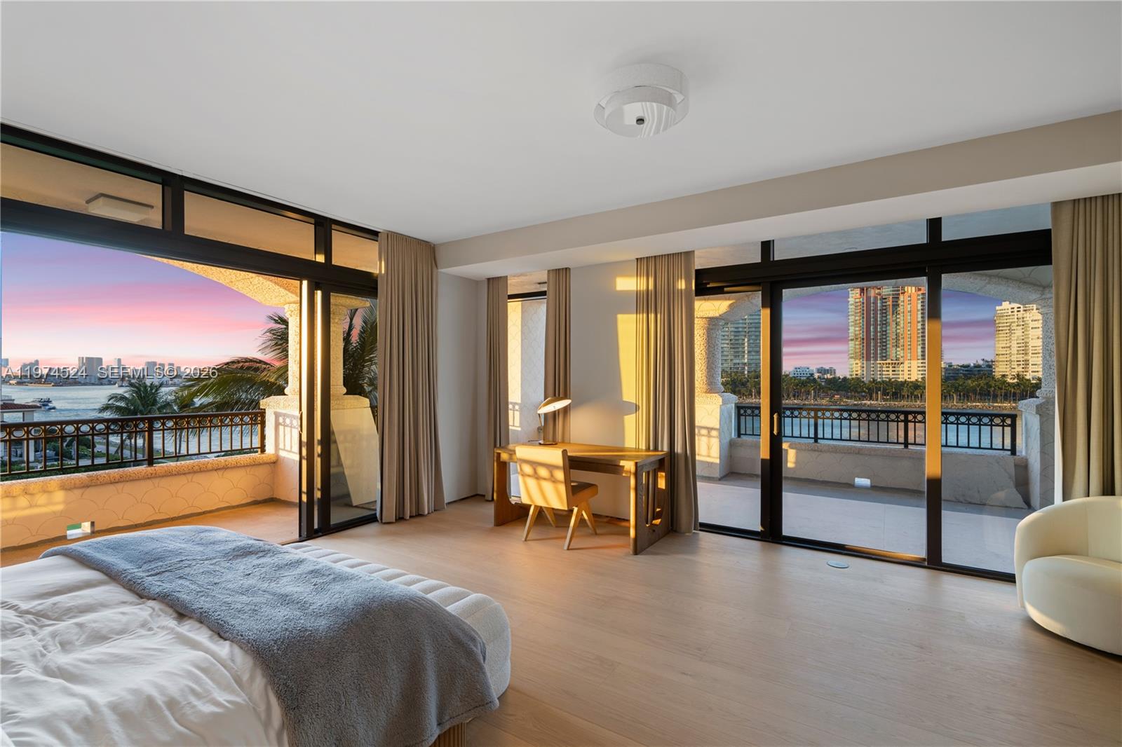 Palazzo Del Sol 7043