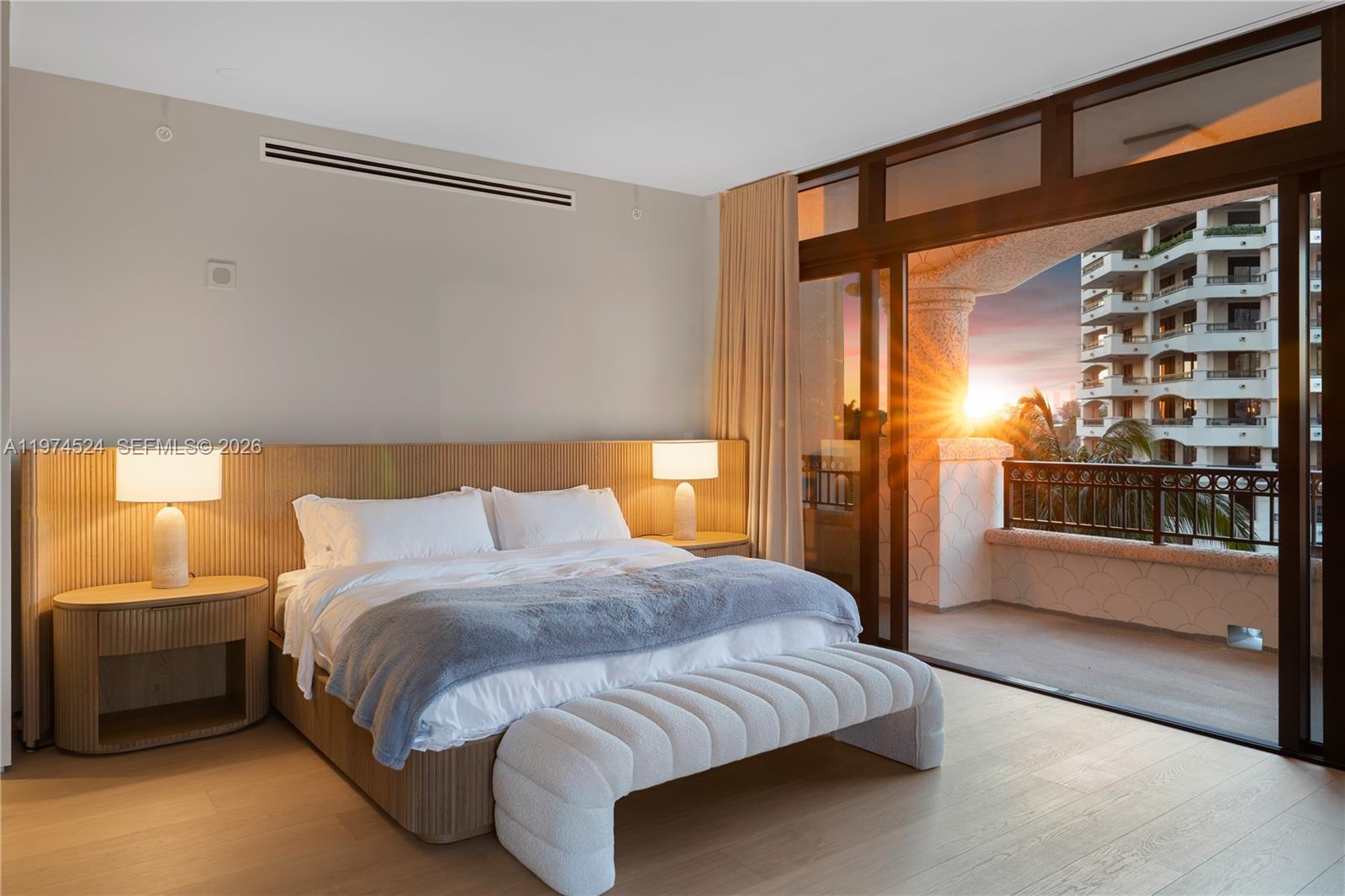 Palazzo Del Sol 7043