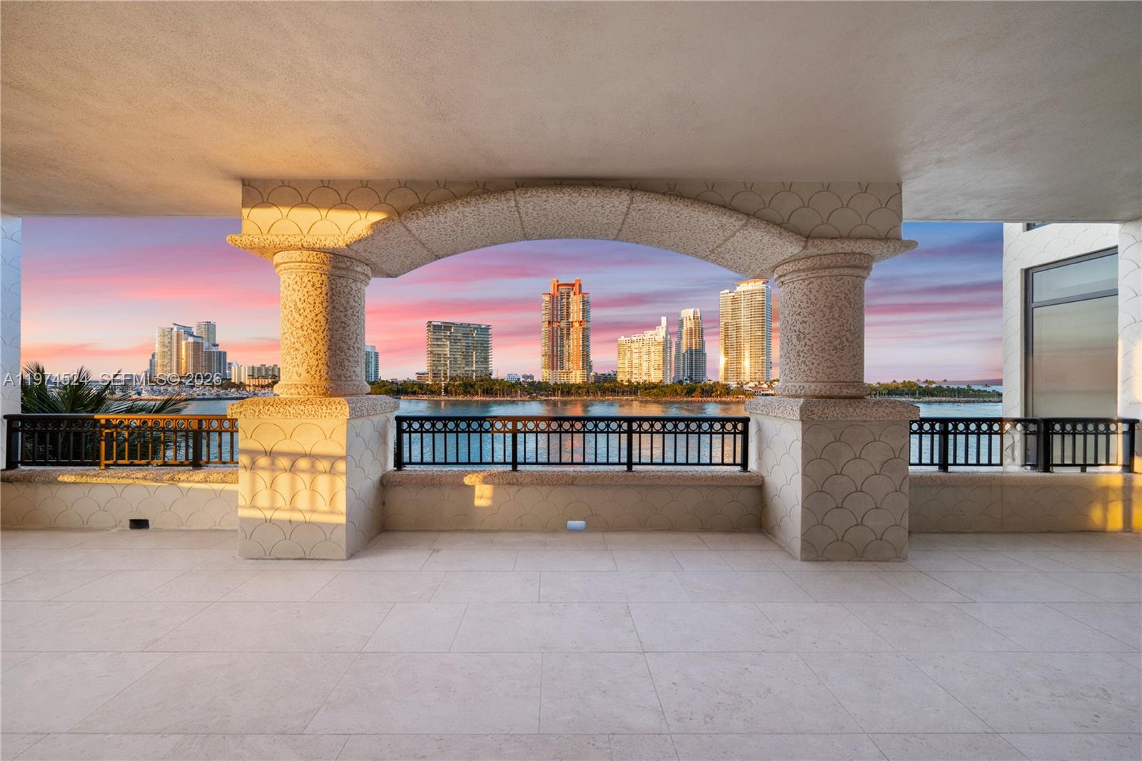 Palazzo Del Sol 7043