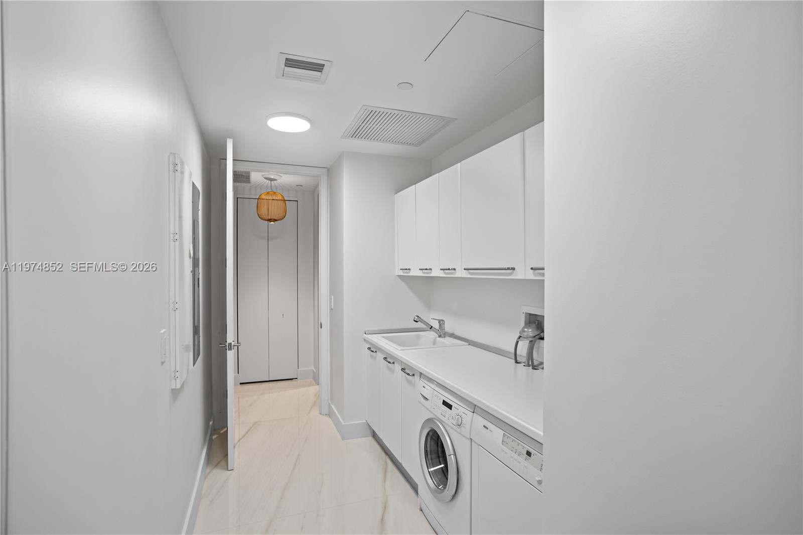 16051 Collins Ave # 3202