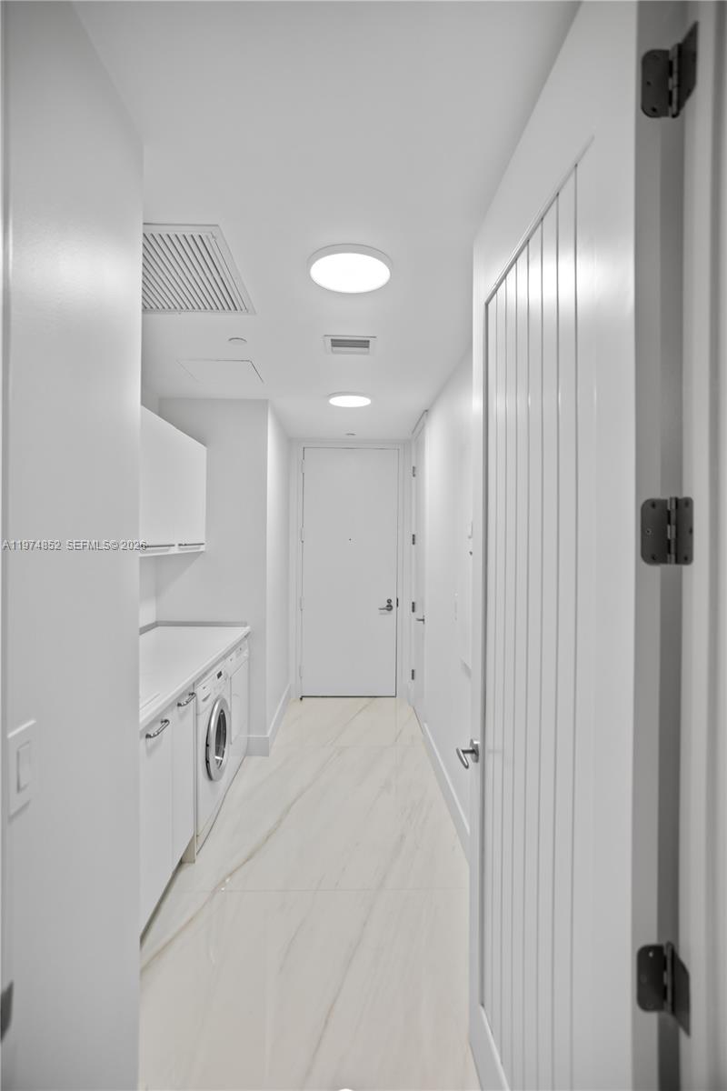16051 Collins Ave # 3202