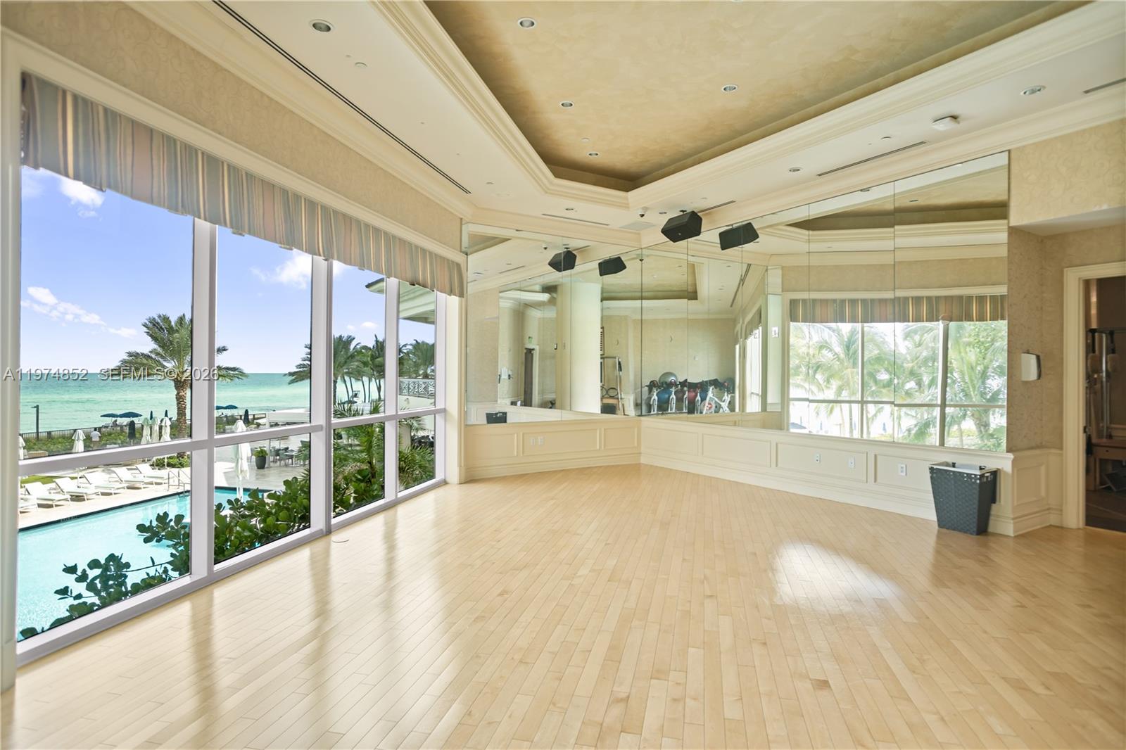 16051 Collins Ave # 3202