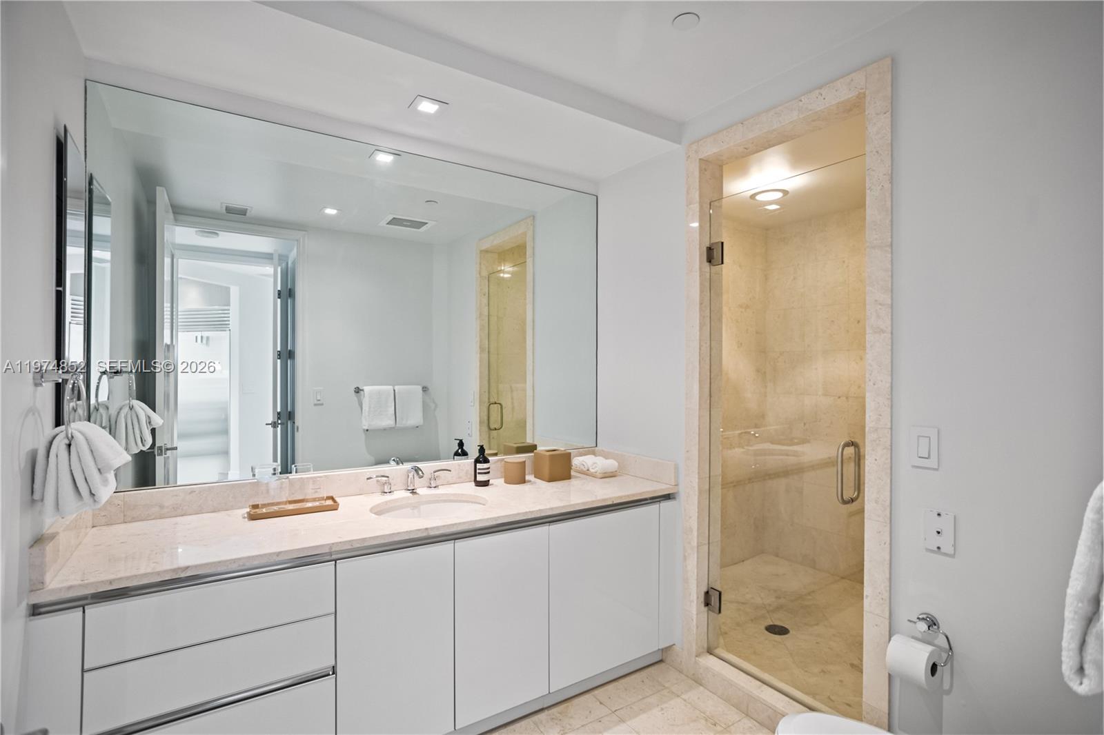 16051 Collins Ave # 3202