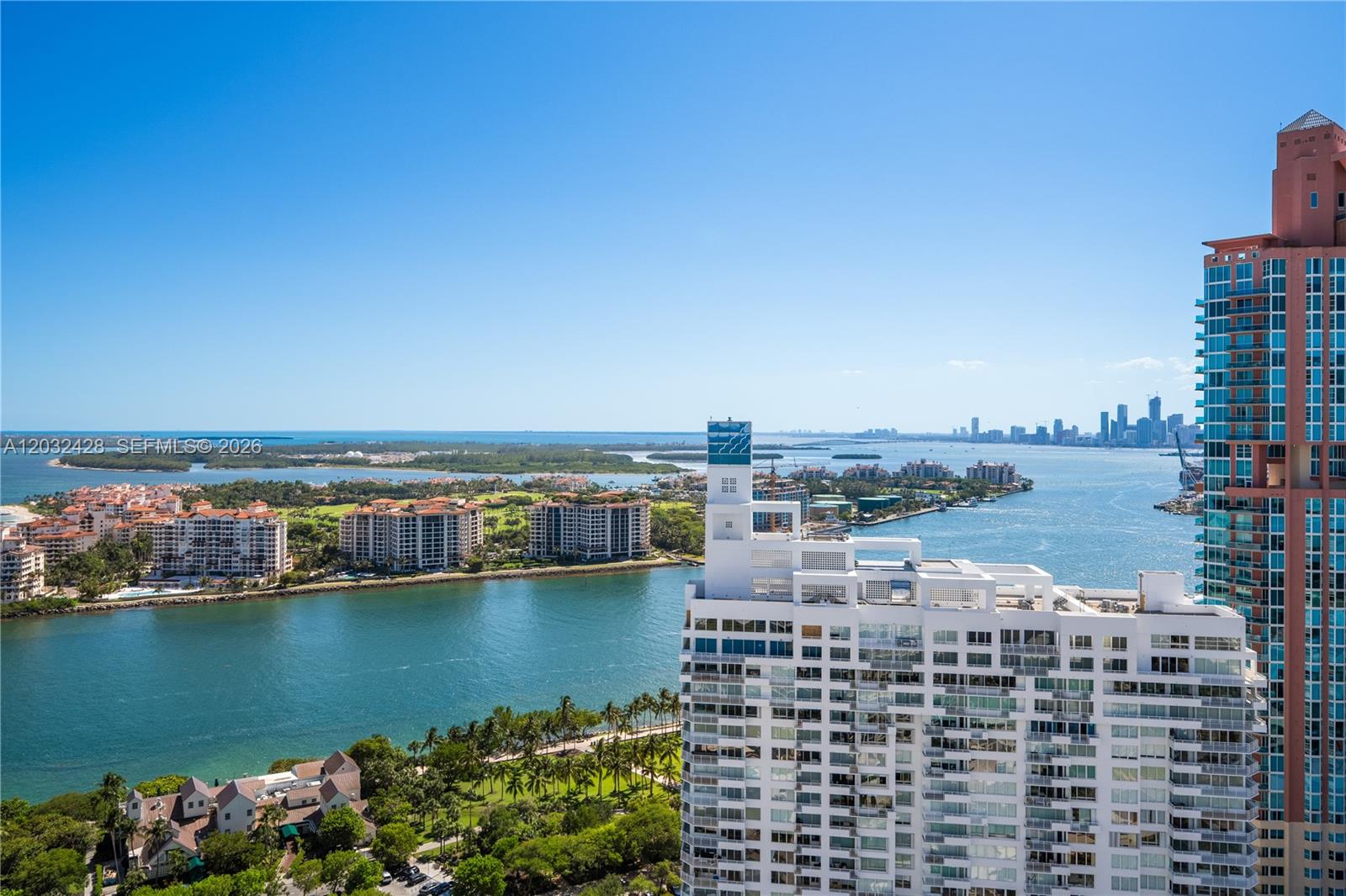 50 S Pointe Dr # 3103