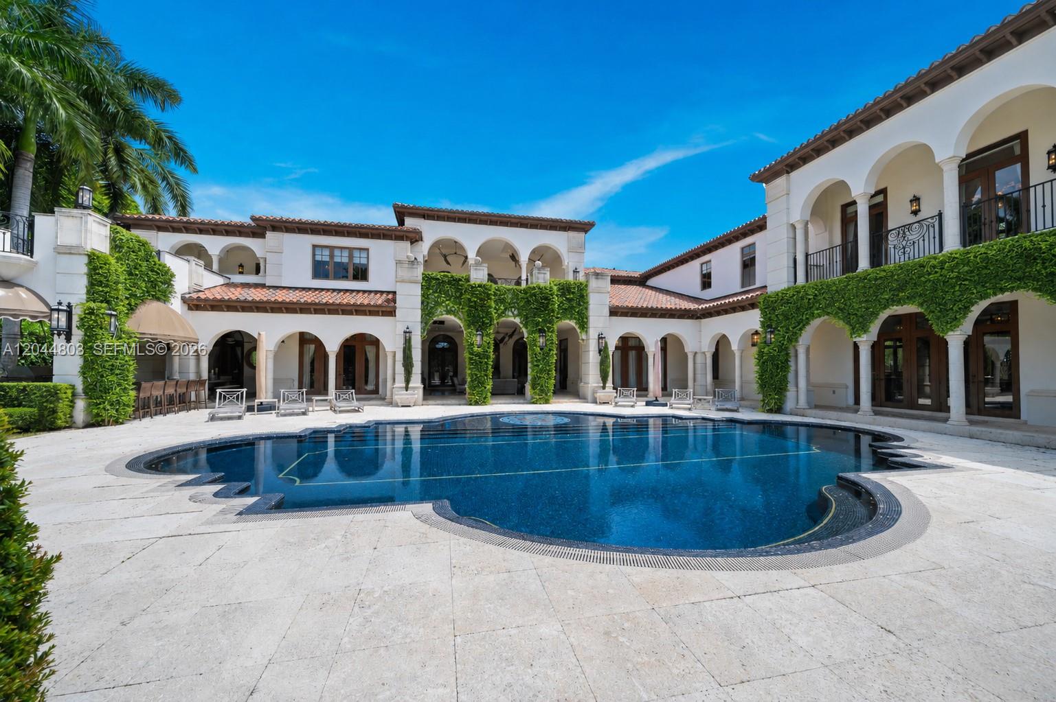 150 Edgewater Dr
