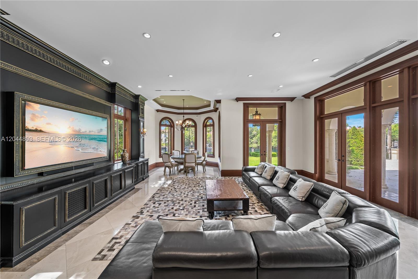 150 Edgewater Dr