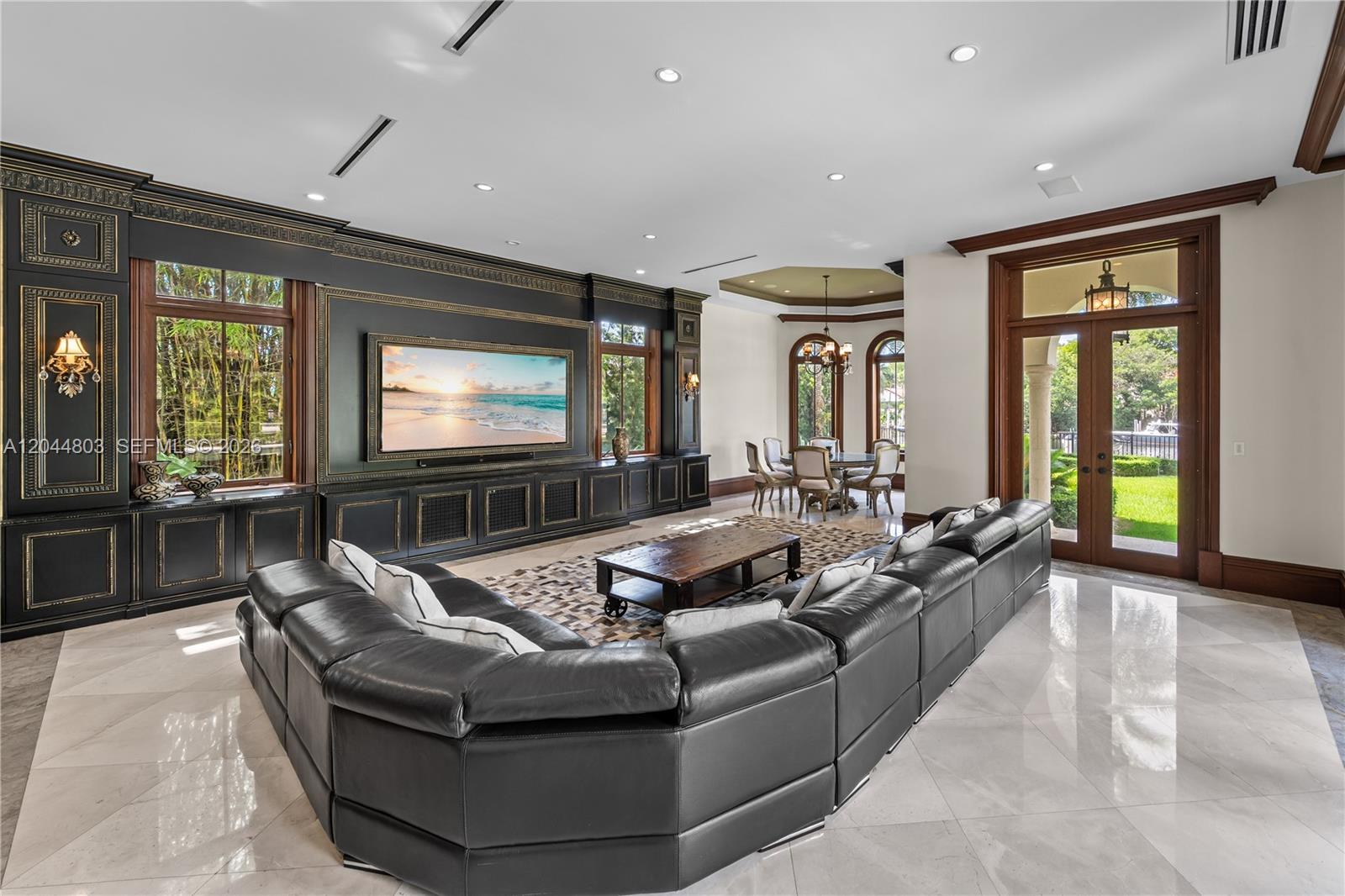 150 Edgewater Dr