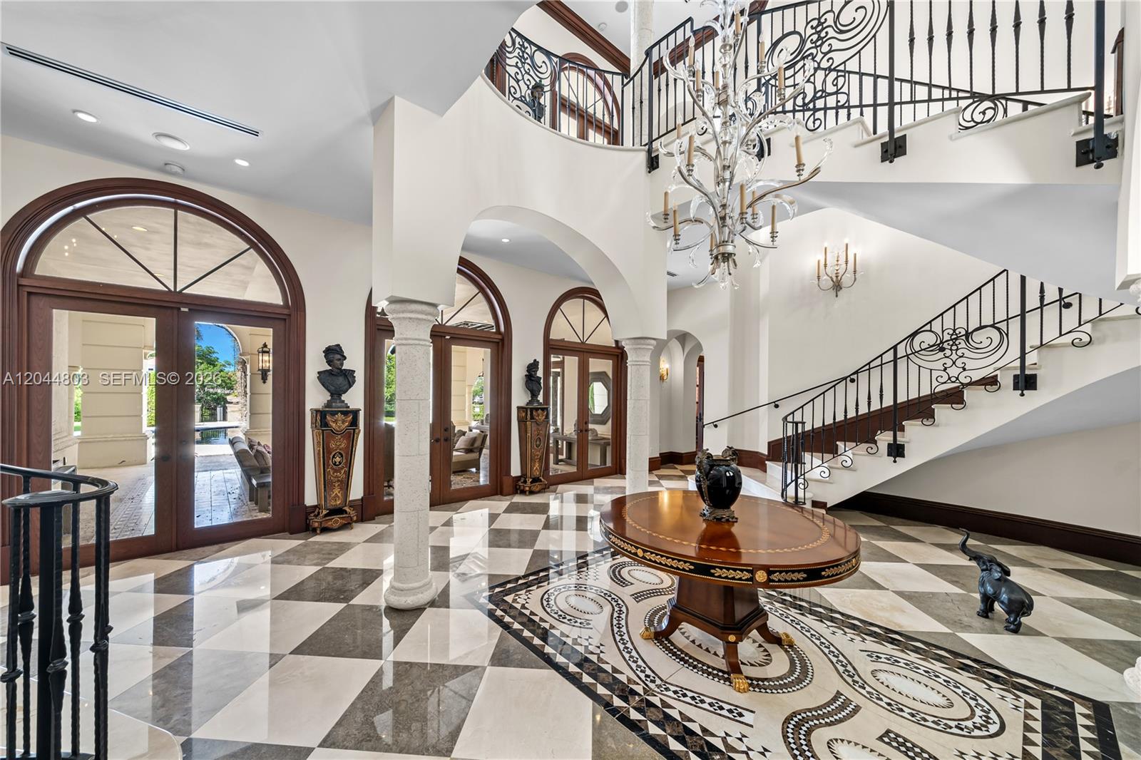 150 Edgewater Dr