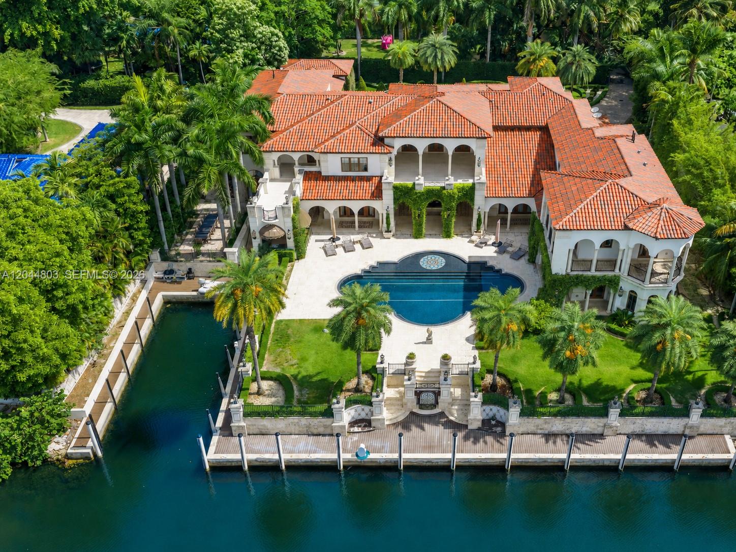 150 Edgewater Dr