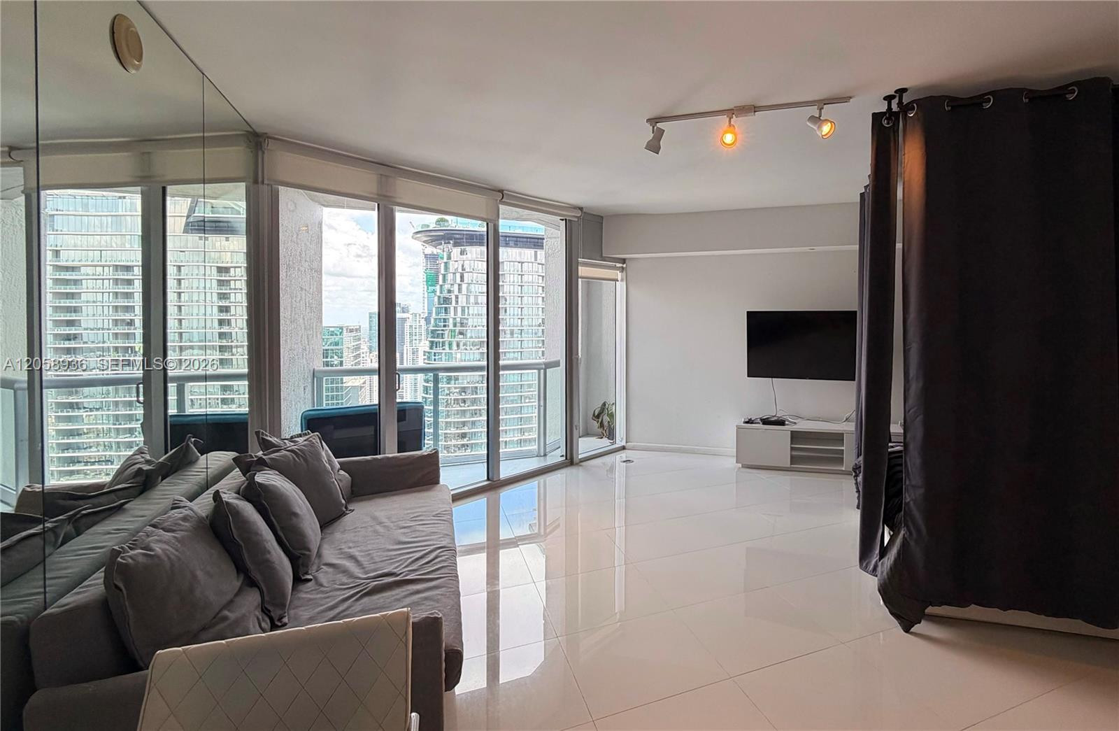 475 Brickell Ave # 5008
