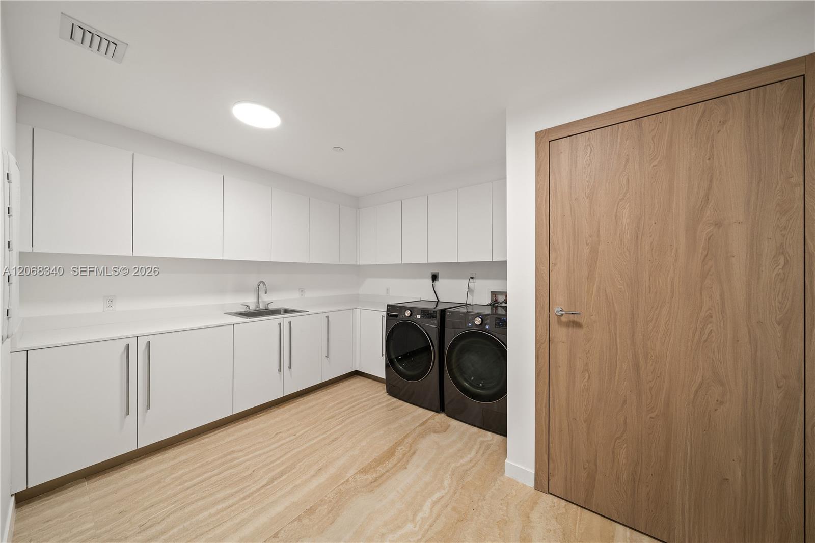 1135 103rd St Unit: PH2