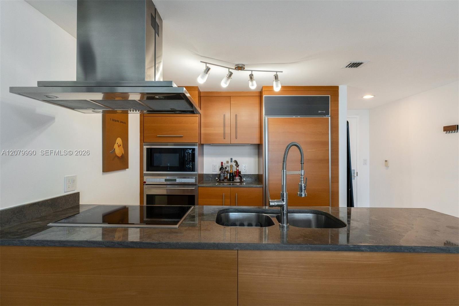 495 Brickell Ave # 4709