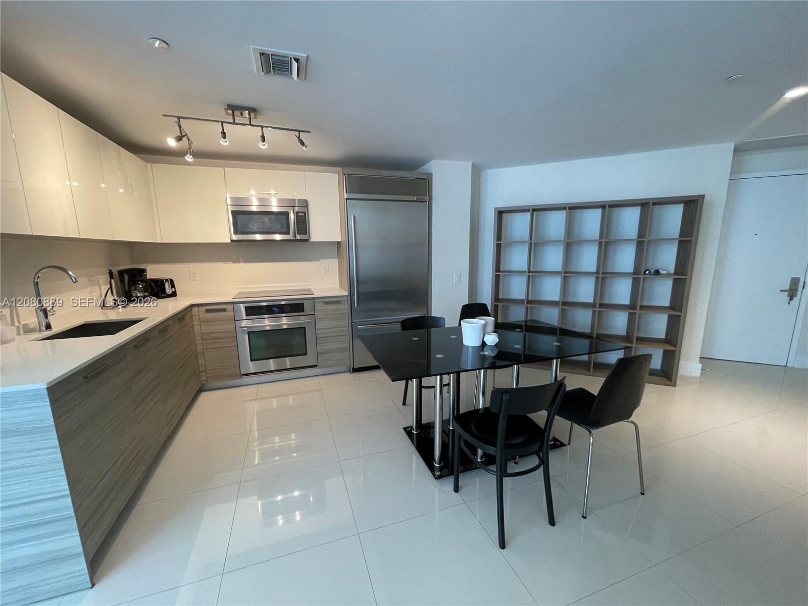 1300 Brickell Bay Dr # 2010
