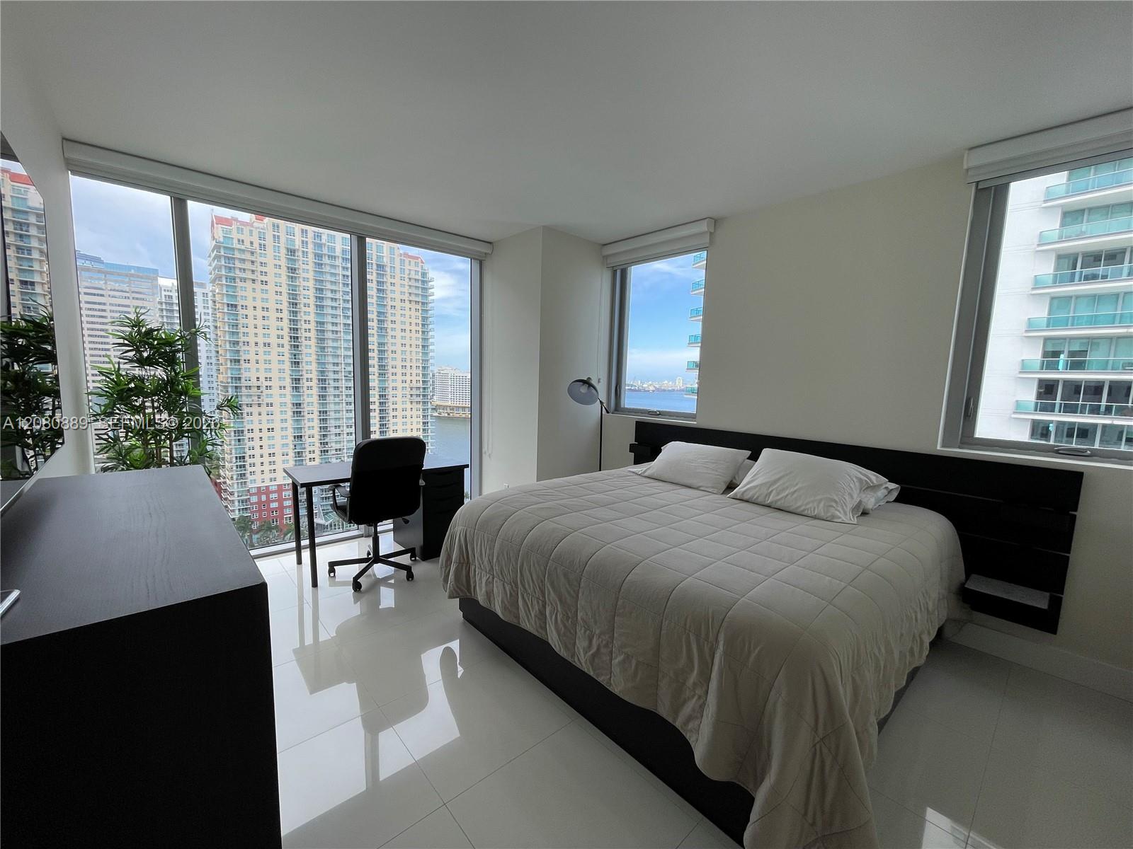 1300 Brickell Bay Dr # 2010
