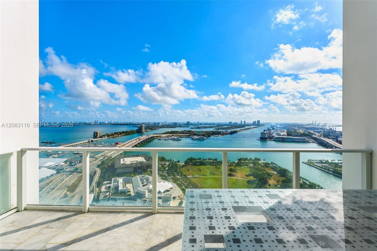 1040 Biscayne Blvd # 3304