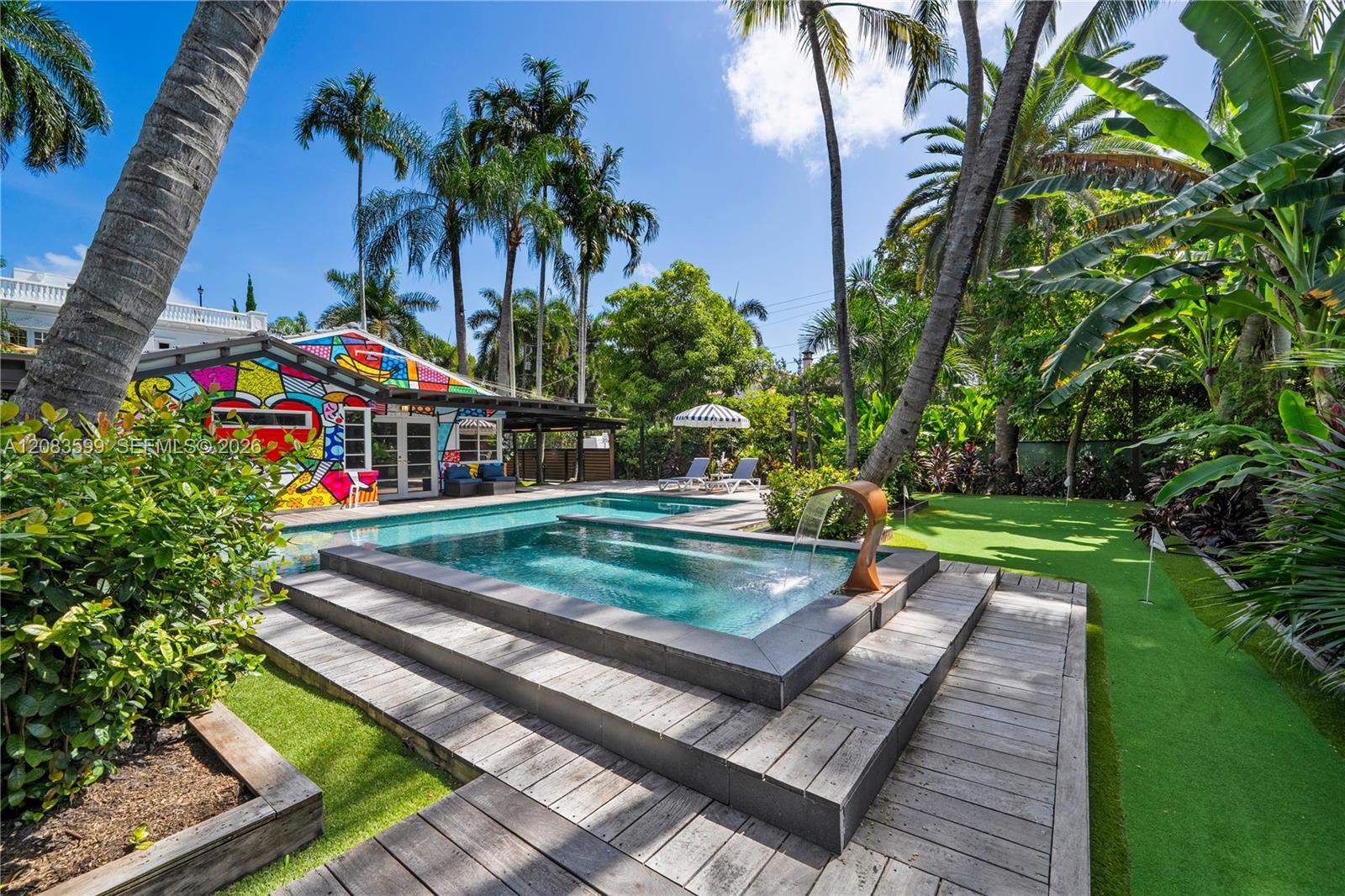 238 E San Marino Dr