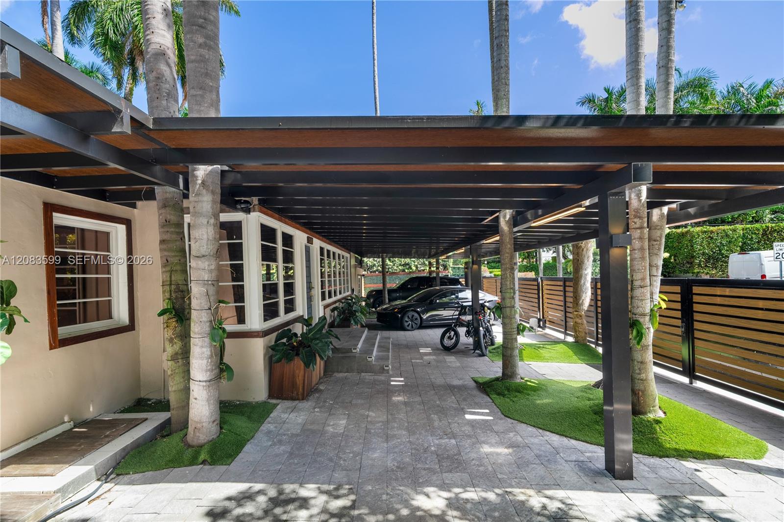 238 E San Marino Dr
