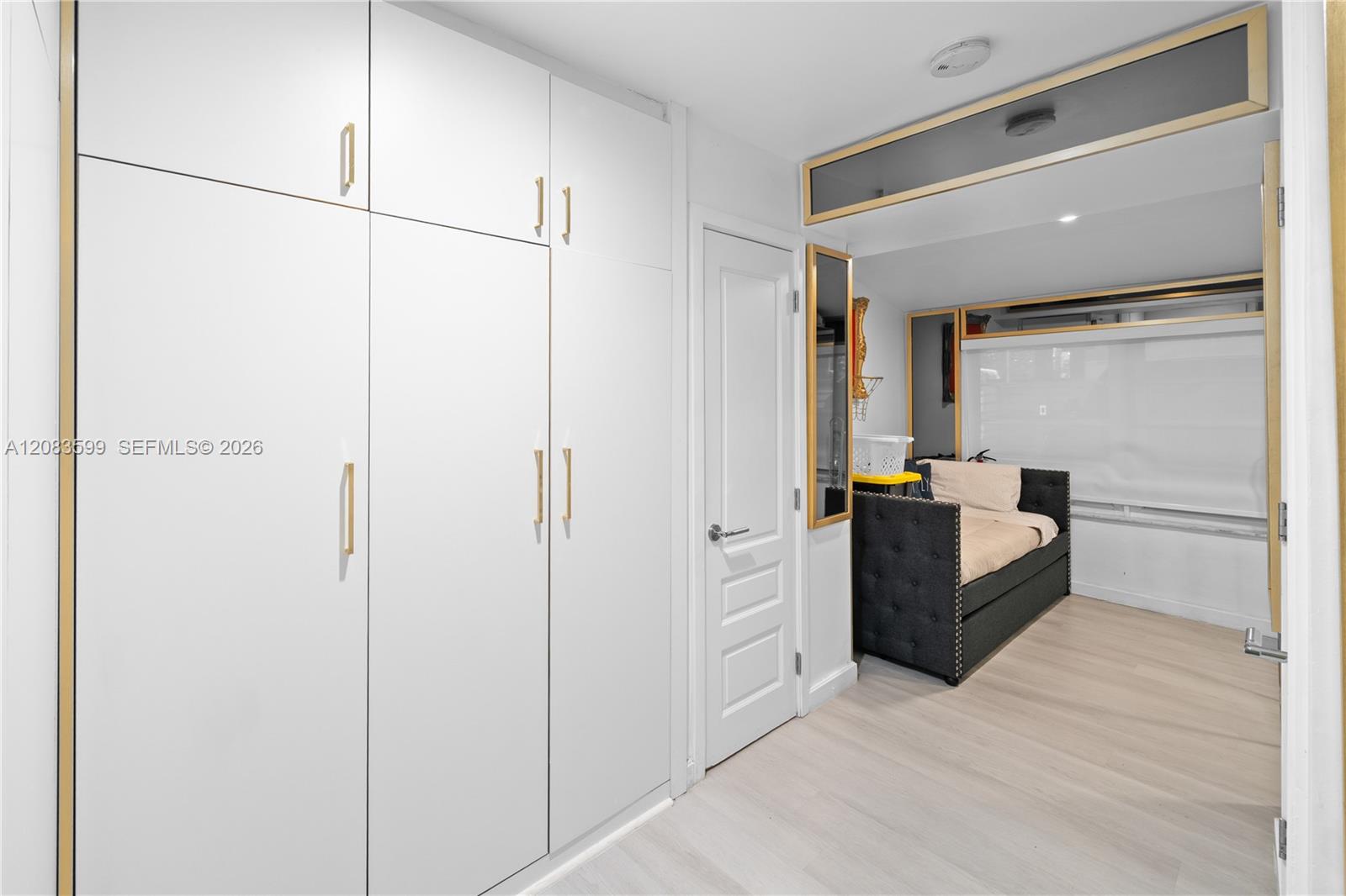 238 E San Marino Dr