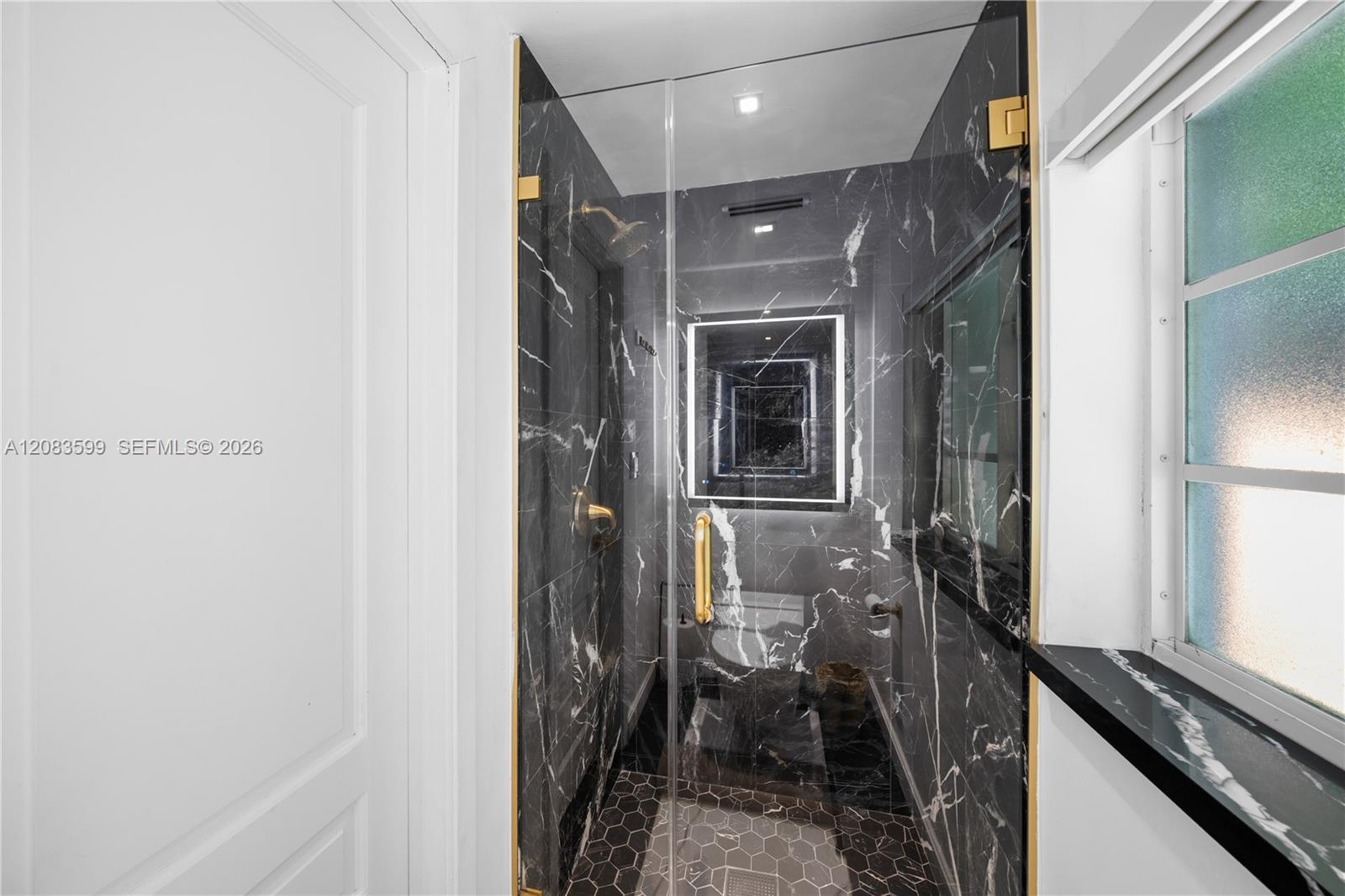 238 E San Marino Dr