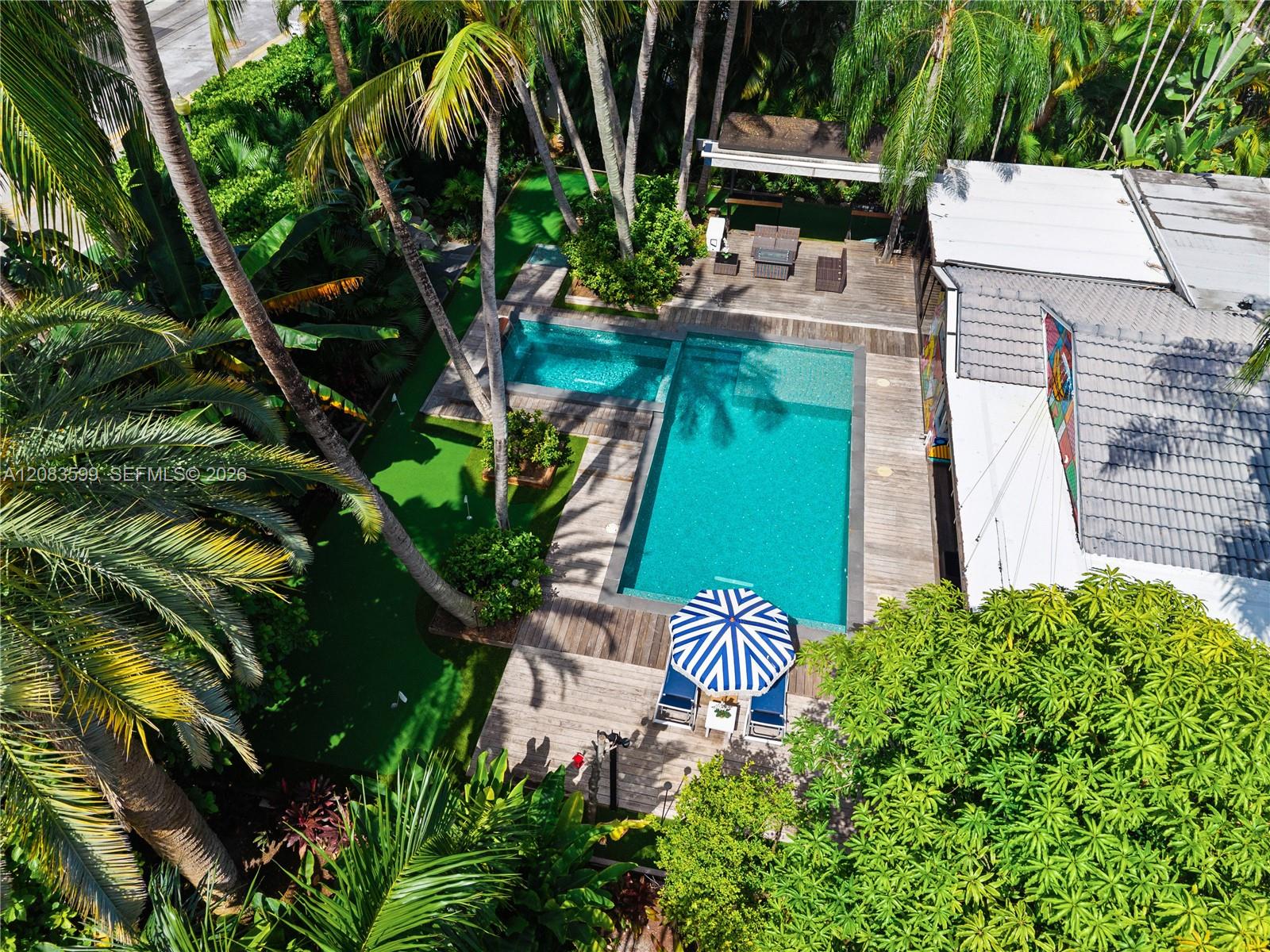 238 E San Marino Dr