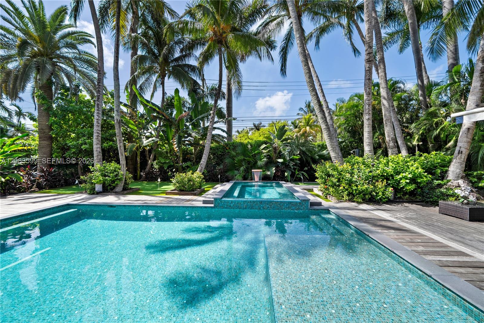 238 E San Marino Dr