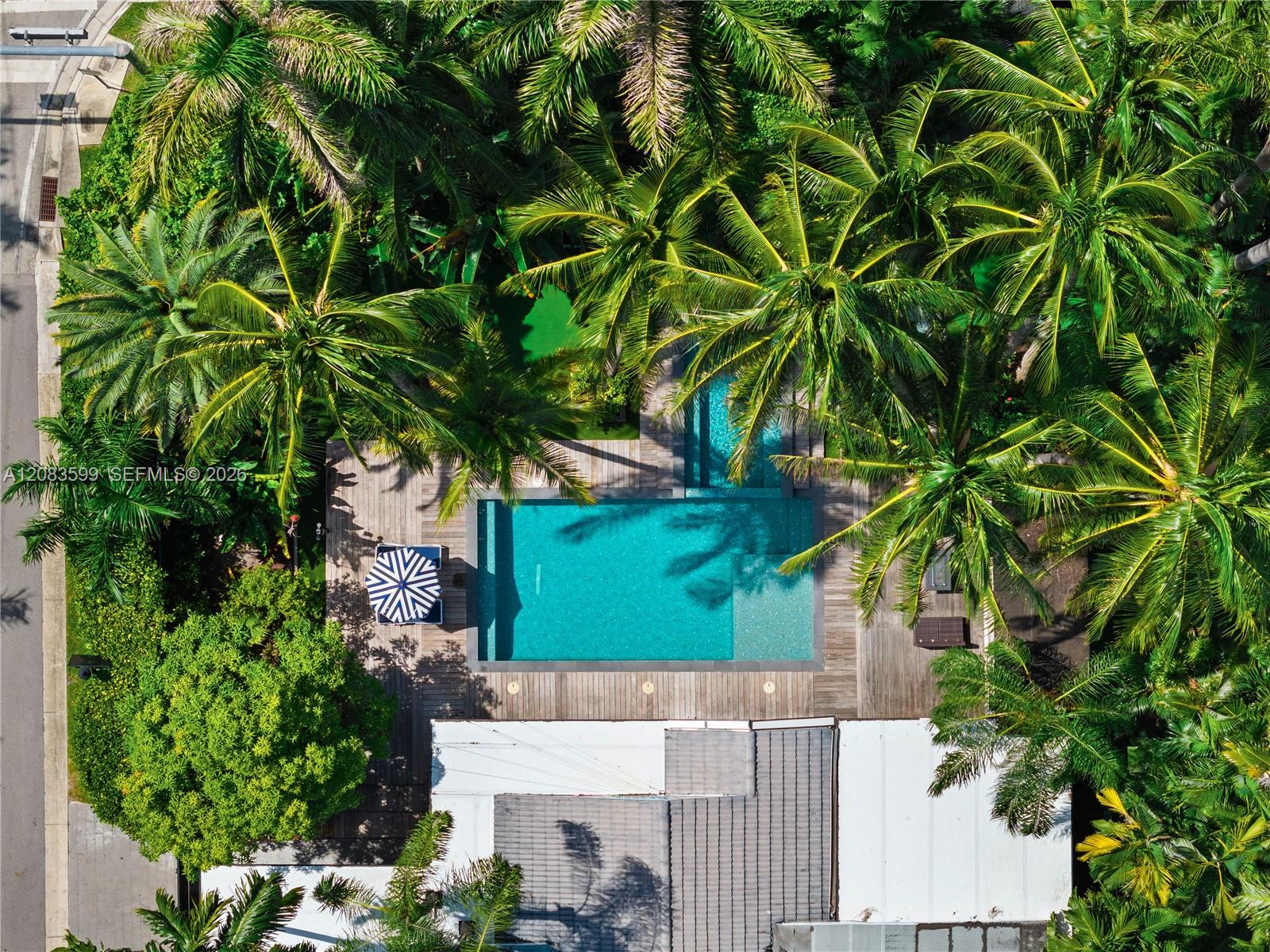 238 E San Marino Dr