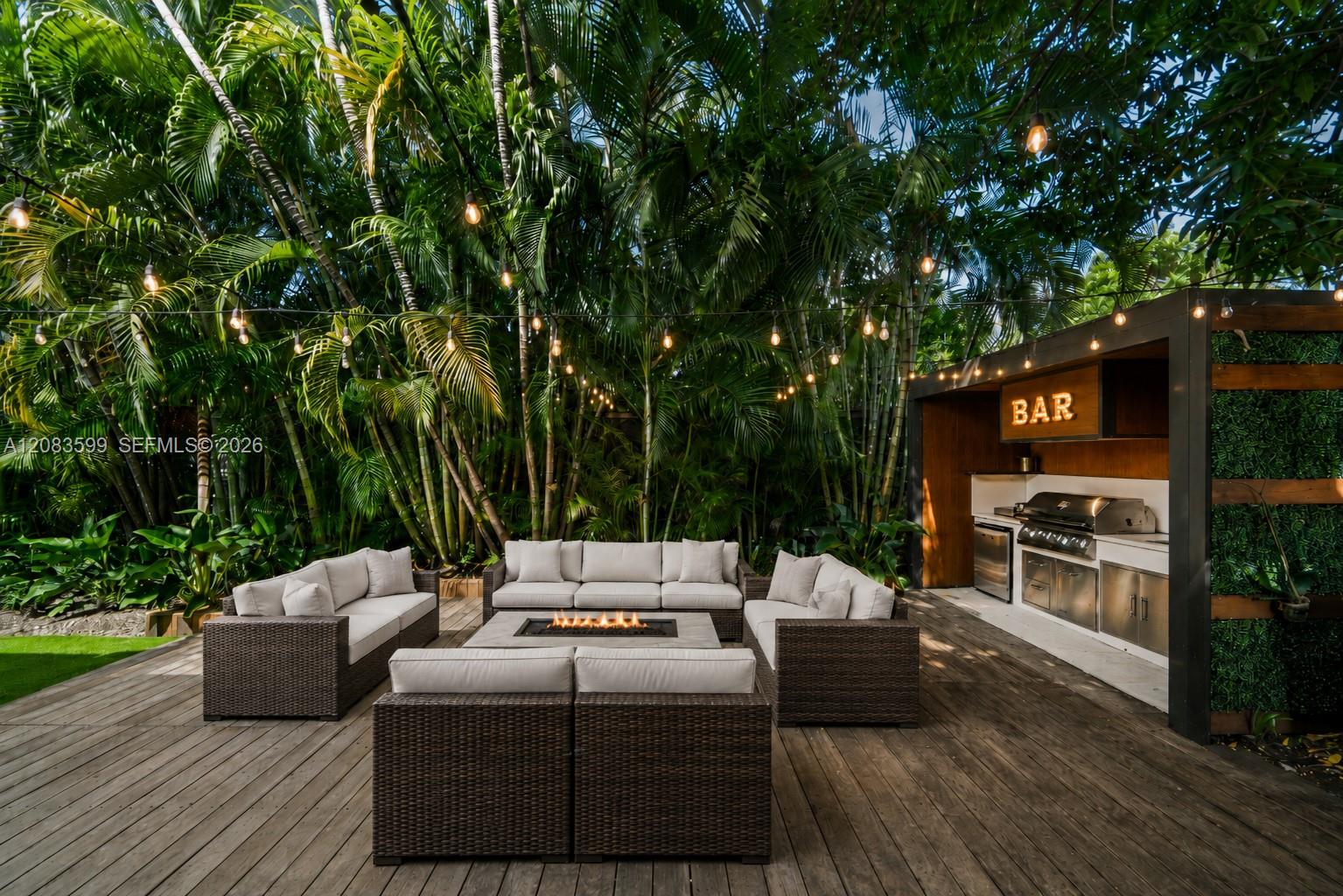 238 E San Marino Dr