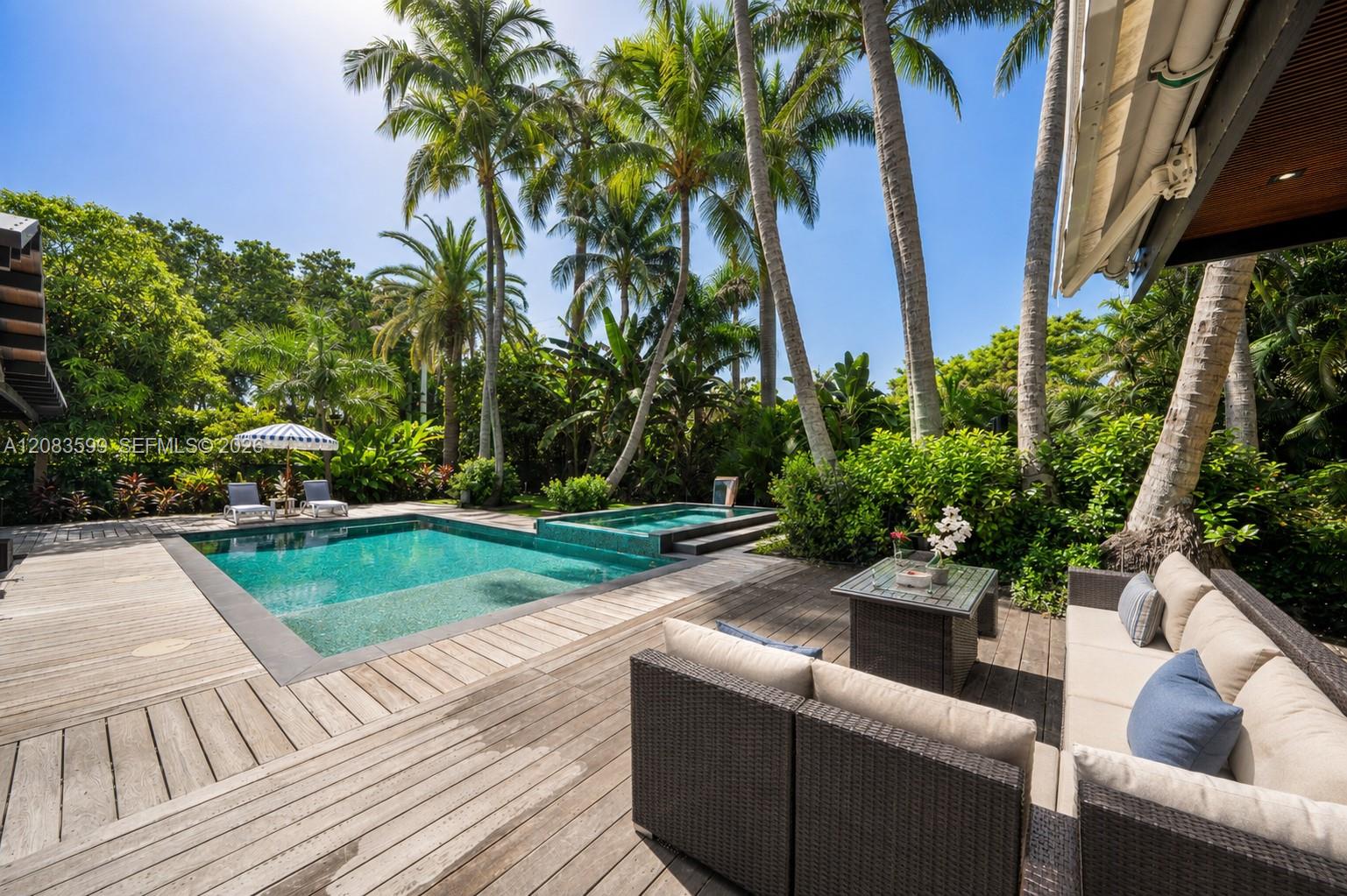 238 E San Marino Dr
