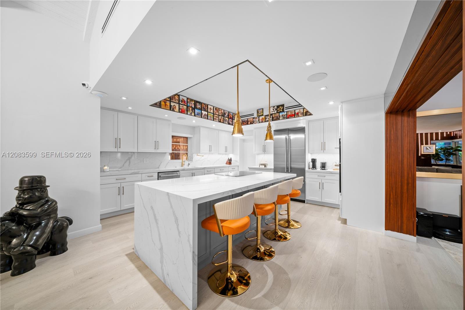 238 E San Marino Dr