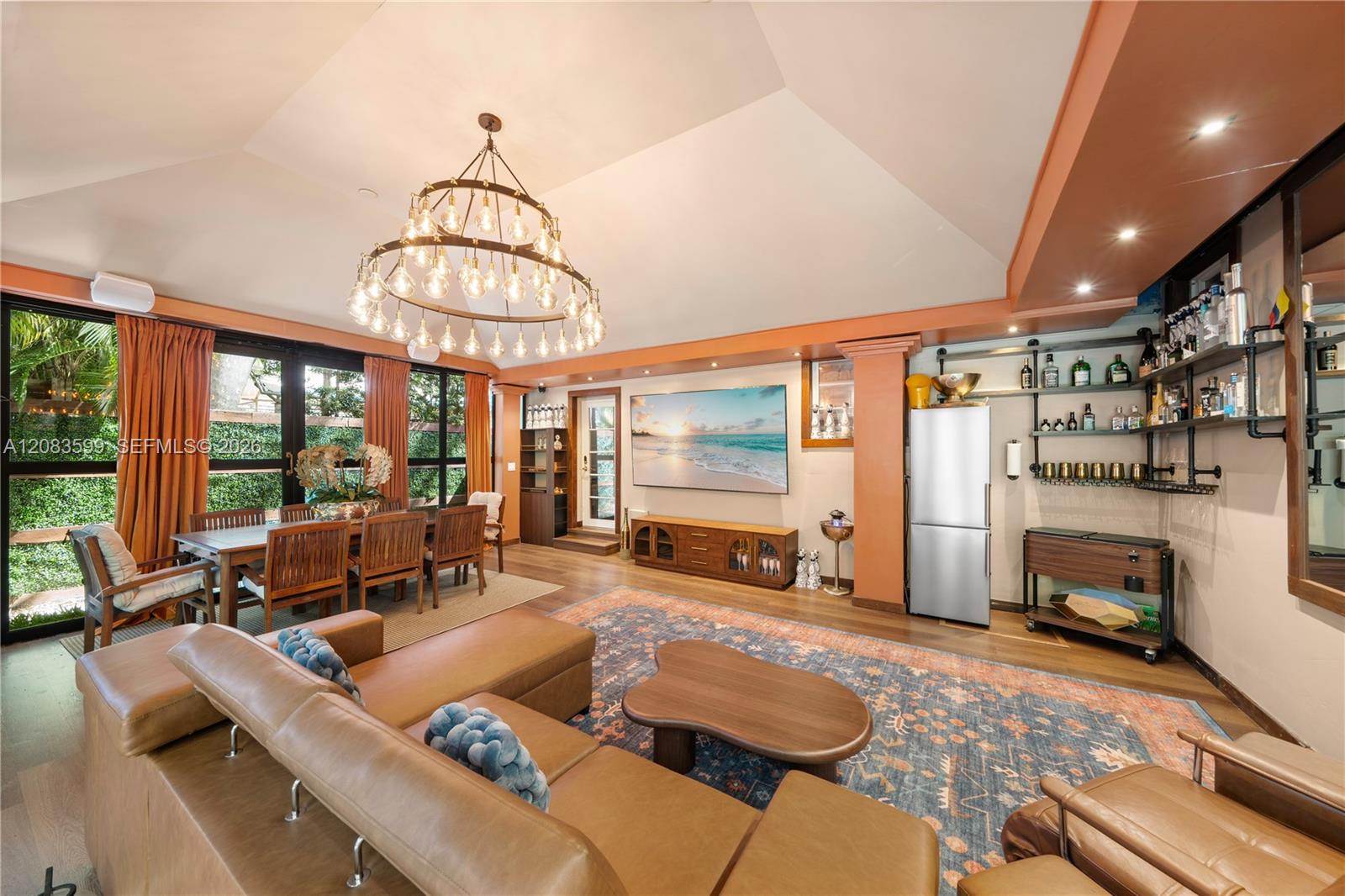 238 E San Marino Dr