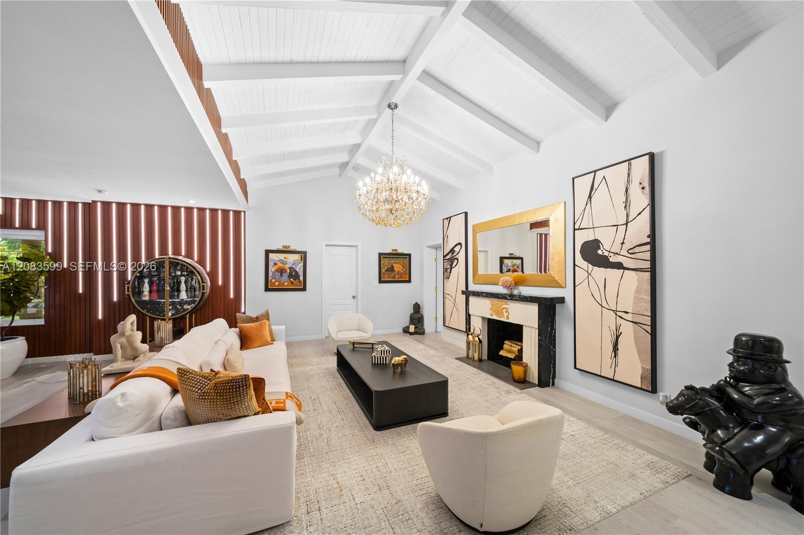 238 E San Marino Dr