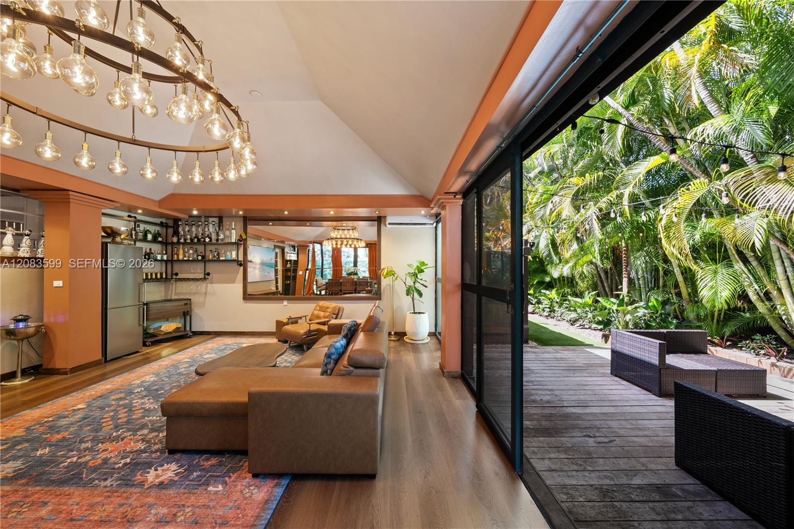238 E San Marino Dr
