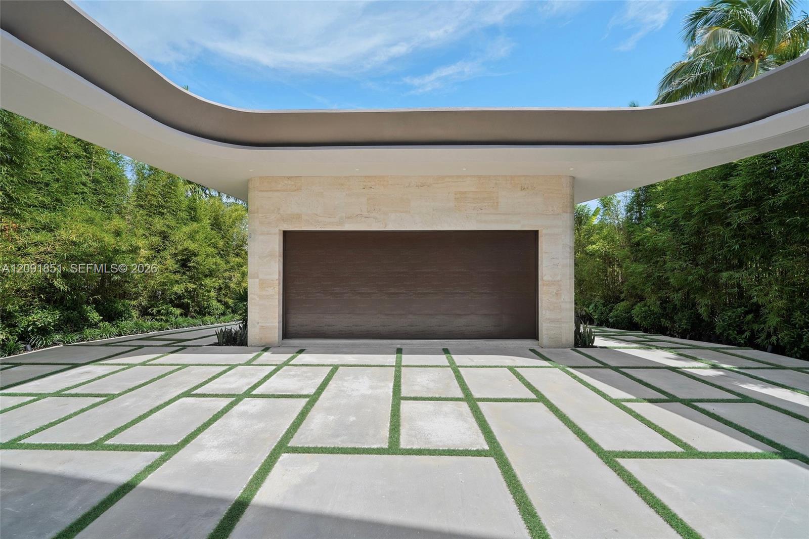 80 S Hibiscus Dr