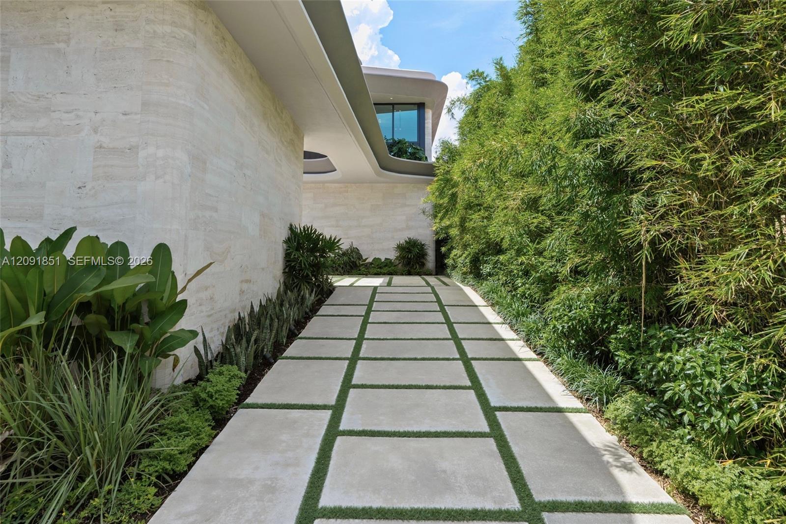 80 S Hibiscus Dr