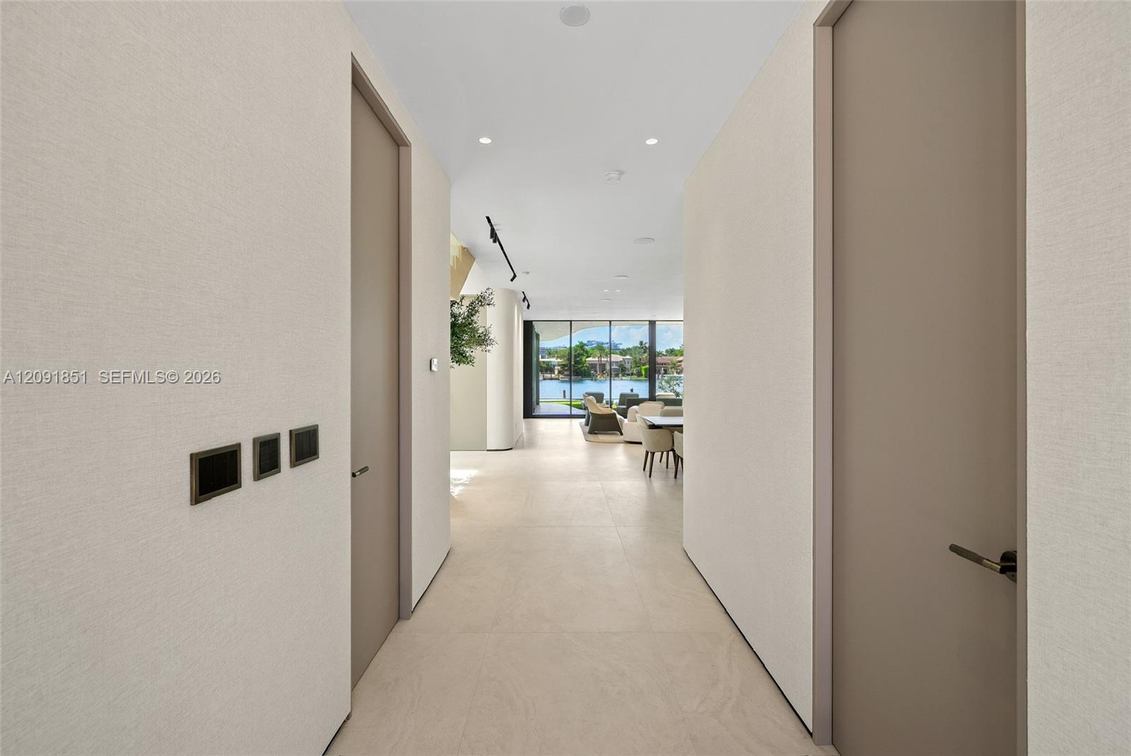 80 S Hibiscus Dr