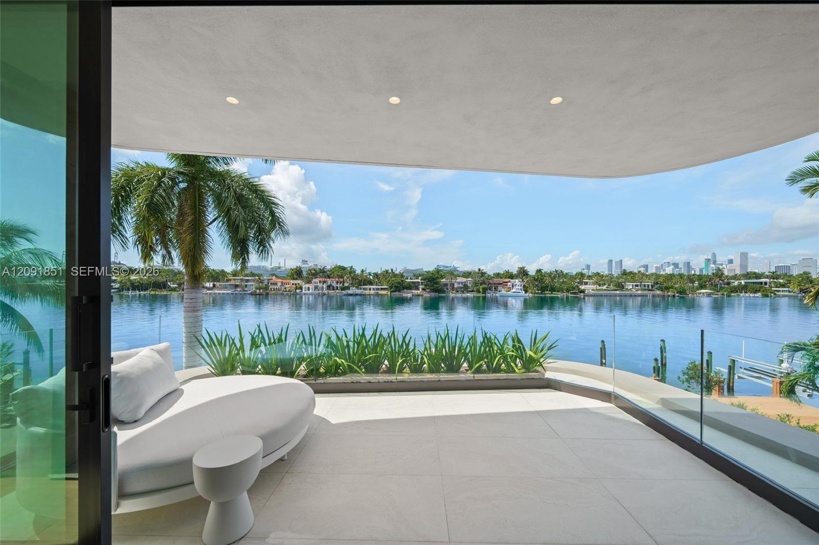 80 S Hibiscus Dr