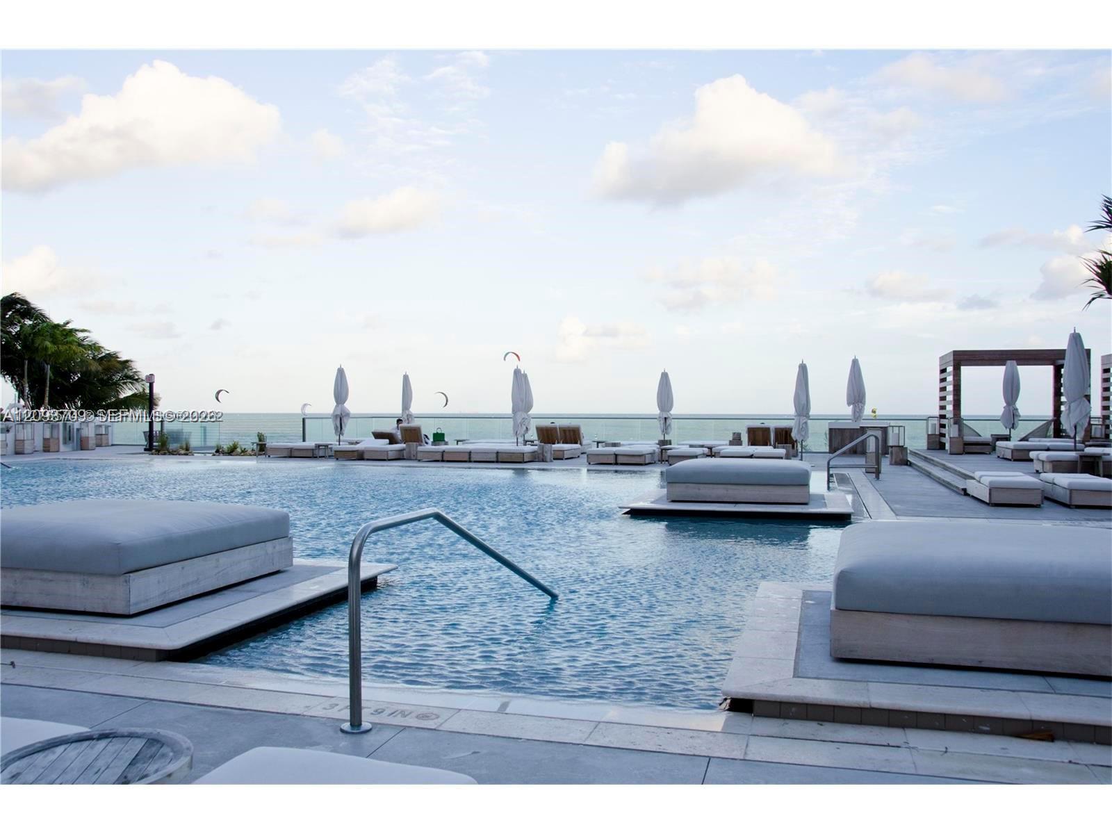 2301 Collins Ave # 342