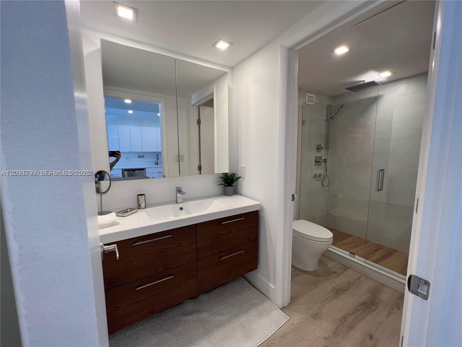 2301 Collins Ave # 342