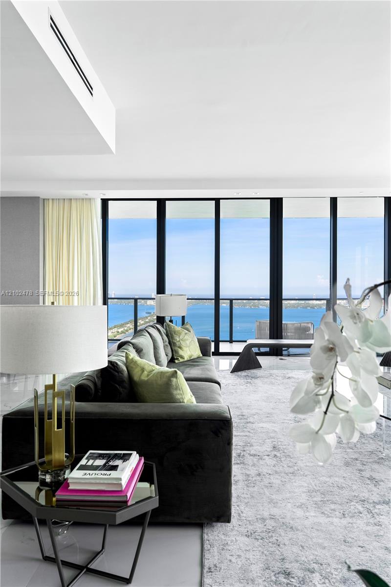 3131 NE 7th Ave Unit: PH5201