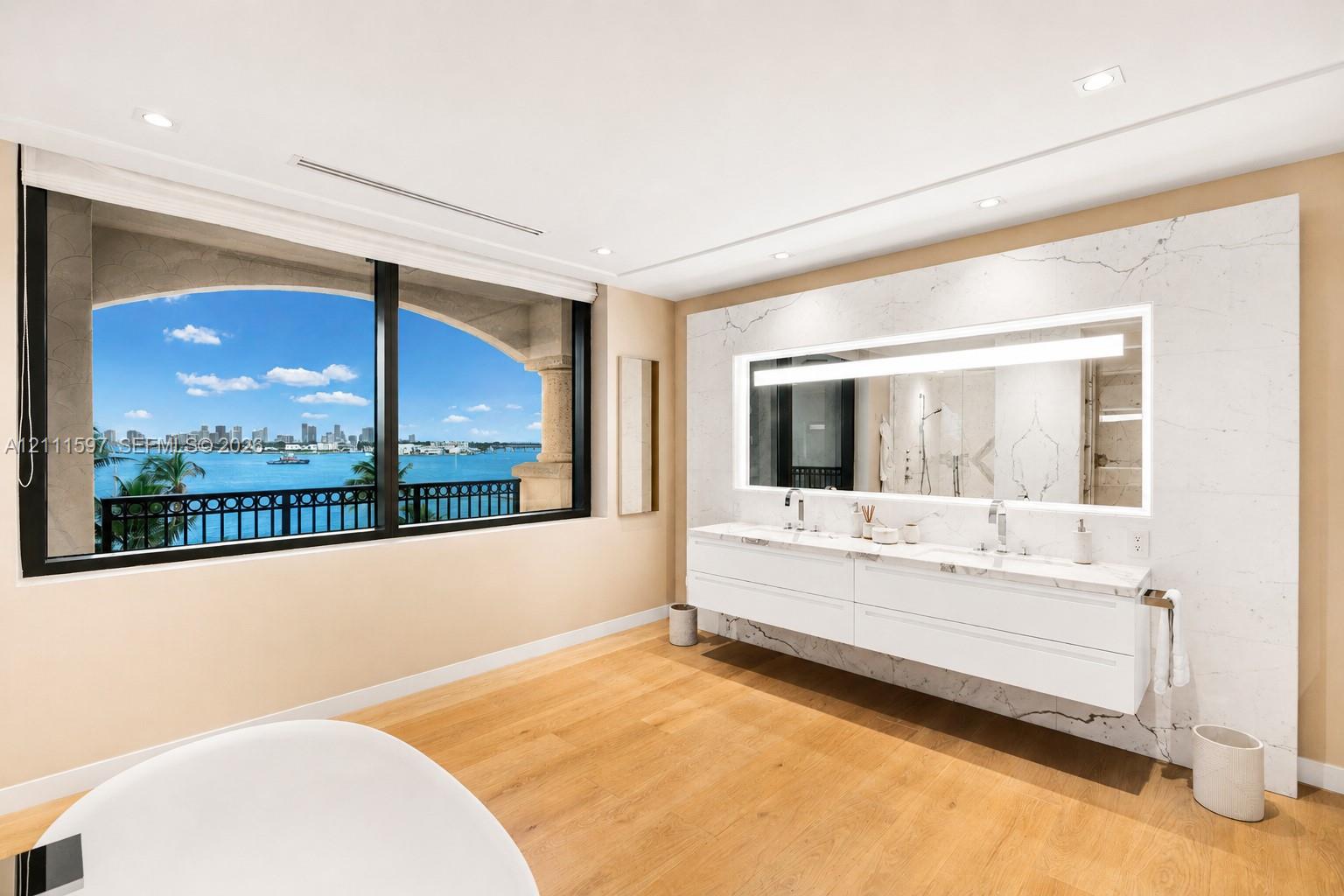 6800 Fisher Island Dr # 6843