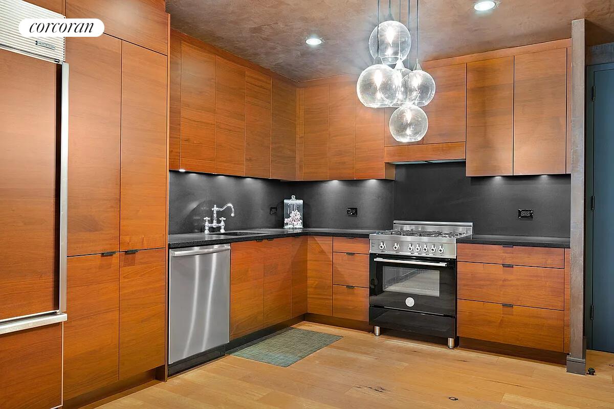 540 W 28TH Street 3D