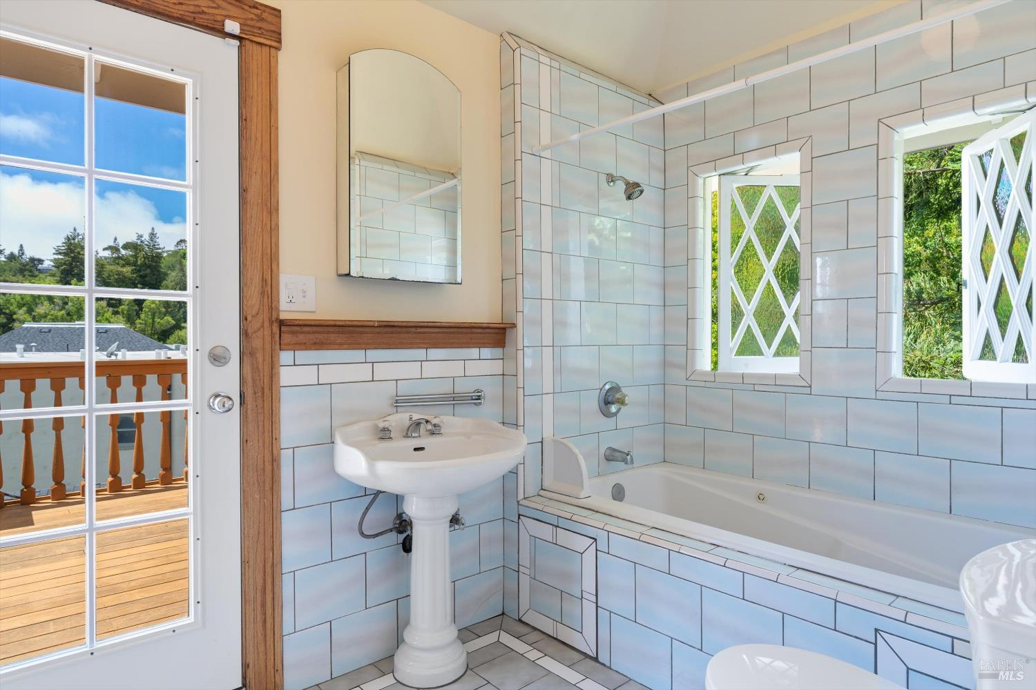 54 Mountain View Ave