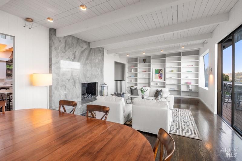 10 Fern Avenue