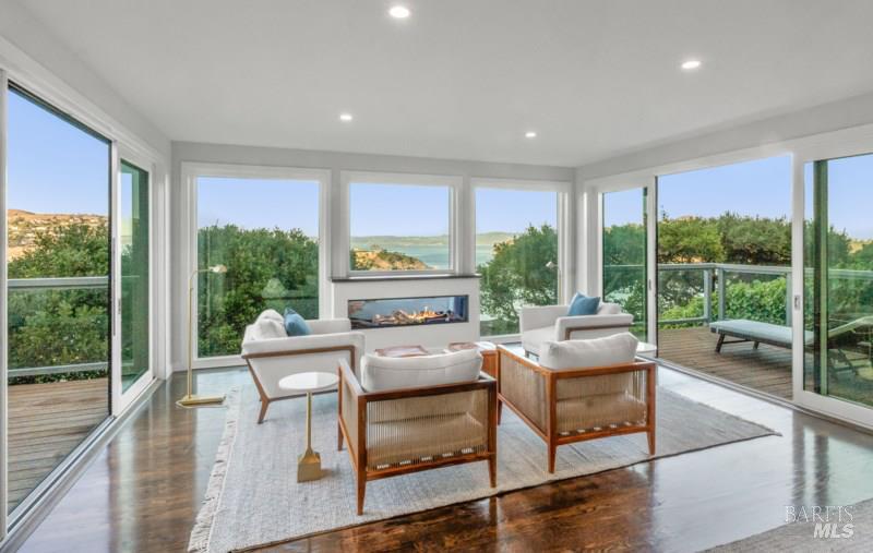 10 Fern Avenue